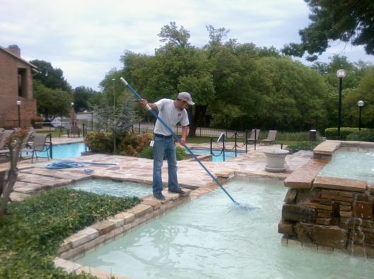 swimming pool cleaning concord