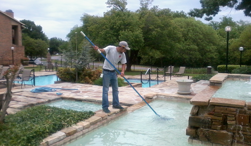 This is an image of pool cleaning and skimming service in walnut creek
